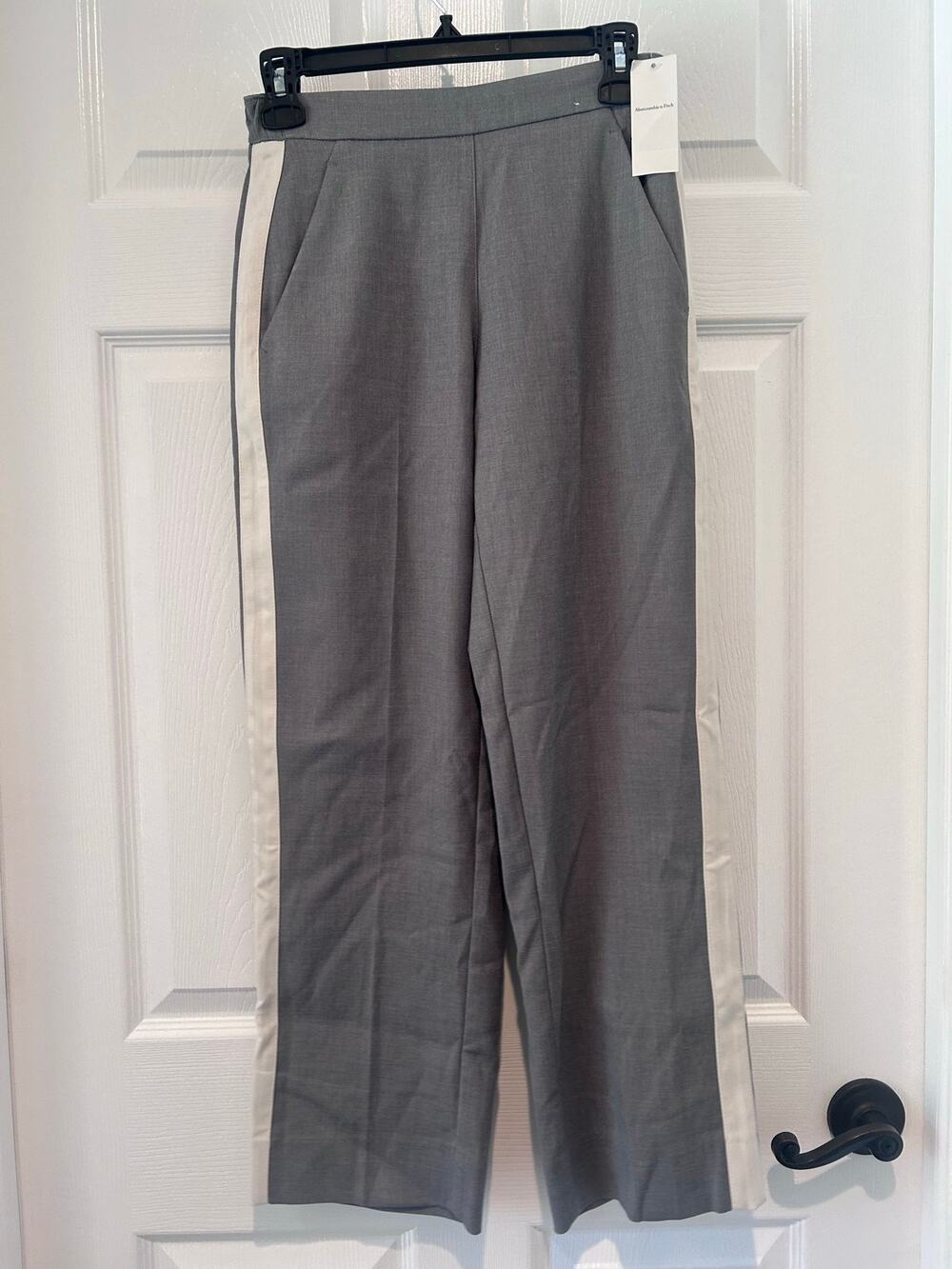 NWT Abercrombie Side Stripe Pull On Pant Gray Trouser Straight Leg XXS Short